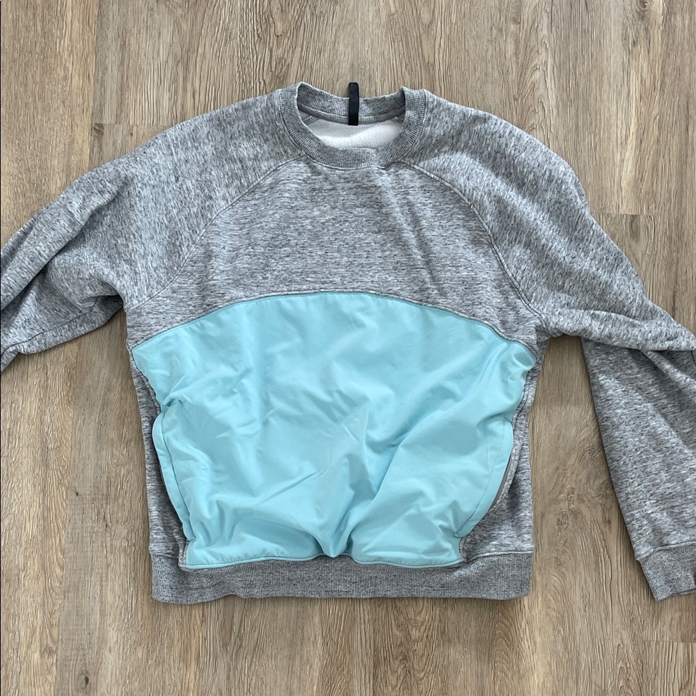 Medium Fabletics Crew Neck Sweatshirt